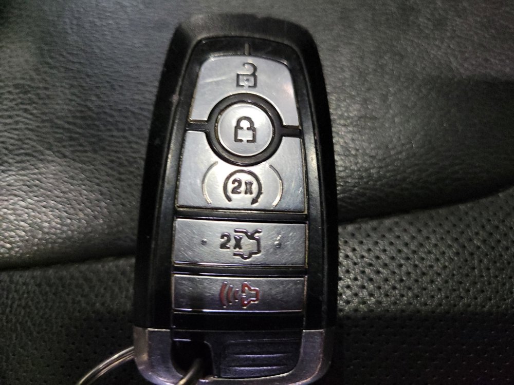 Used 2018 Ford Edge Titanium w/ Equipment Group 301A AWD/4WD image 32