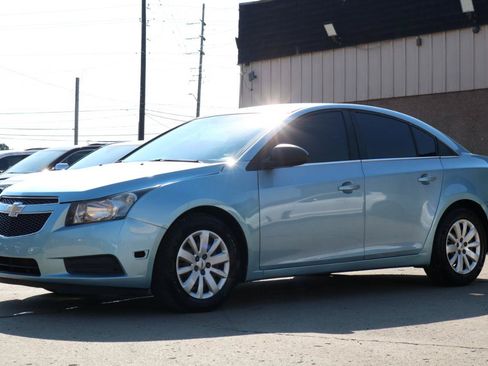 Used 2011 Chevrolet Cruze LS w/ Connectivity Package FWD image 11