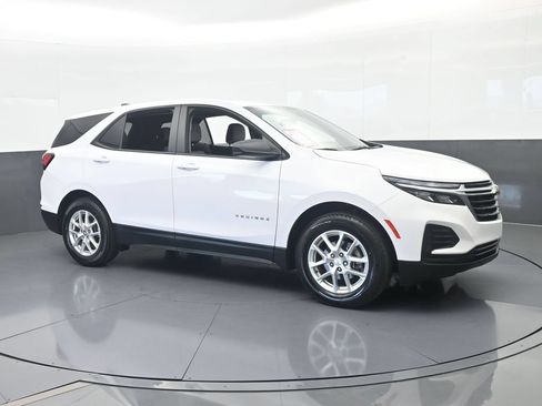 Used 2023 Chevrolet Equinox LS FWD image 8