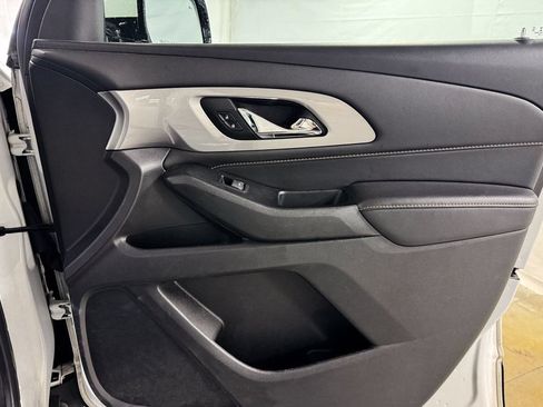 Used 2019 Chevrolet Traverse LT FWD image 17