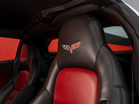 Used 2009 Chevrolet Corvette Coupe w/ Z51 Performance Package RWD image 52