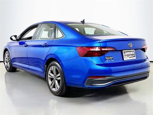 Used 2024 Volkswagen Jetta SE image 6