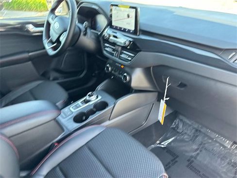 New 2025 Ford Escape ST-Line image 24