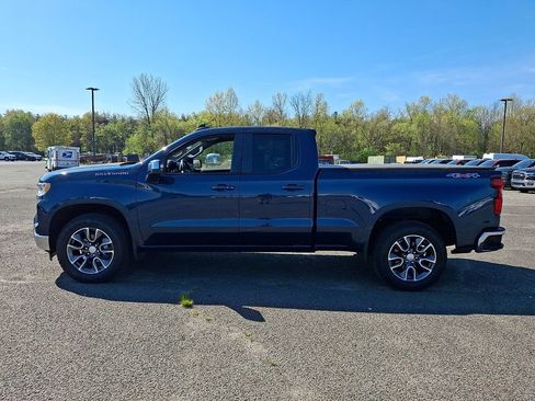 Used 2023 Chevrolet Silverado 1500 LT AWD/4WD image 7