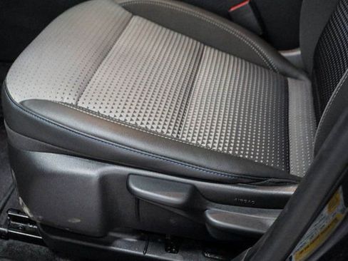 Used 2024 Chevrolet Trax LT w/ Driver Confidence Package image 7