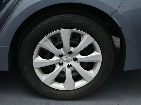 Used 2022 Toyota Corolla LE FWD image 29