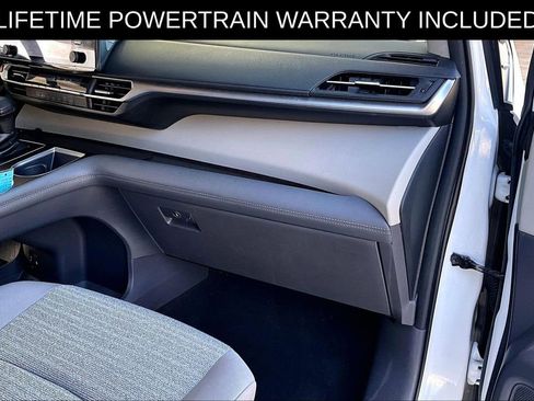 Used 2022 Toyota Sienna LE image 15