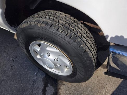 Used 2008 Ford E-350 and Econoline 350 Super Duty image 16