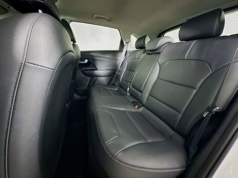 Used 2022 Kia Niro EX Premium image 15