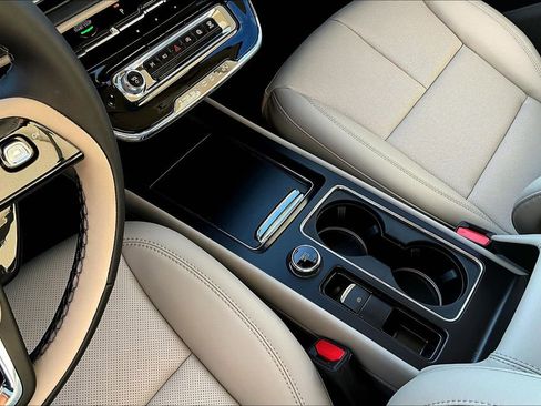 New 2026 Lincoln Corsair Premiere image 8