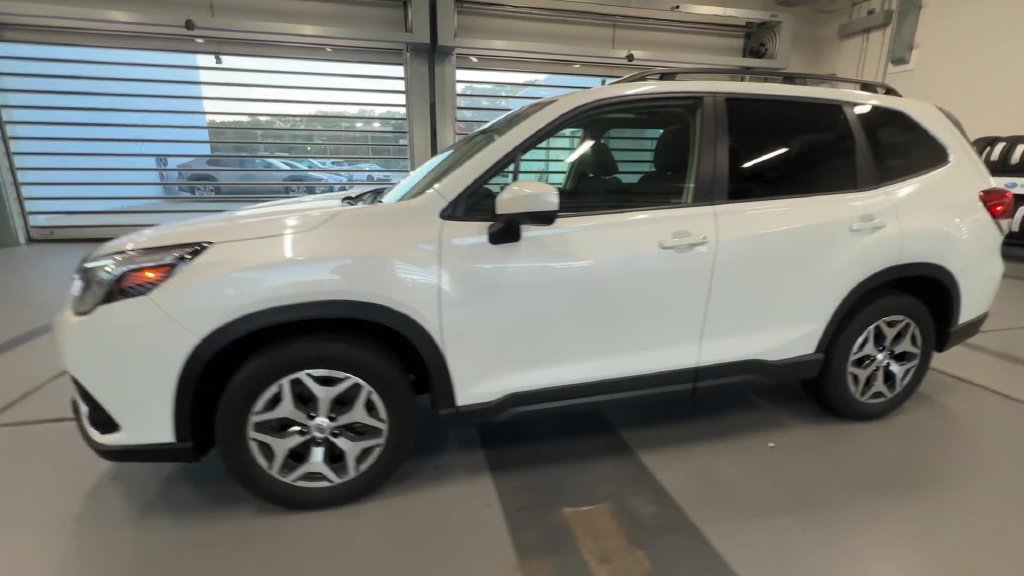 Used 2024 Subaru Forester Premium AWD/4WD image 8