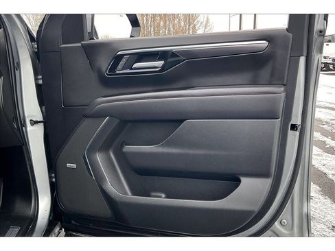 Used 2025 Chevrolet Suburban RST w/ Comfort Package image 26