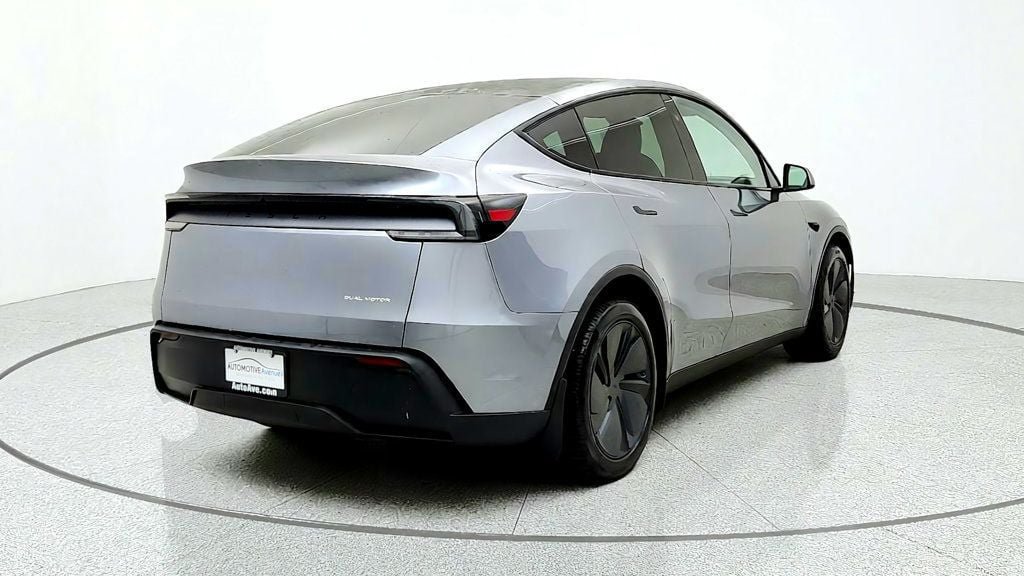 Used 2026 Tesla Model Y Long Range AWD/4WD image 5