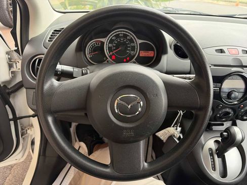 Used 2013 MAZDA MAZDA2 Sport image 11