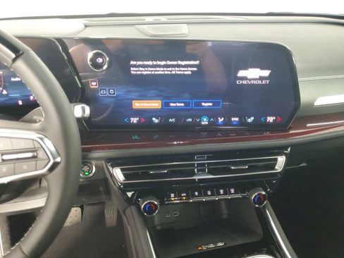 New 2026 Chevrolet Traverse Z71 w/ Enhanced Driving Package AWD/4WD image 16