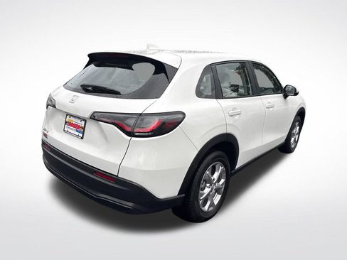Certified 2025 Honda HR-V LX image 5