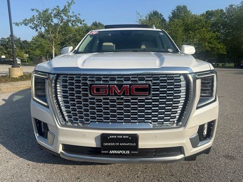 Used 2024 GMC Yukon XL Denali w/ Denali Reserve Package AWD/4WD image 3
