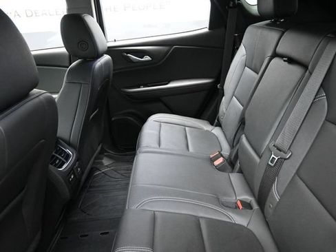 Used 2024 Chevrolet Blazer LT w/ Sound & Technology Package FWD image 23