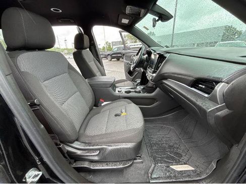 Used 2023 Chevrolet Traverse LT FWD image 6