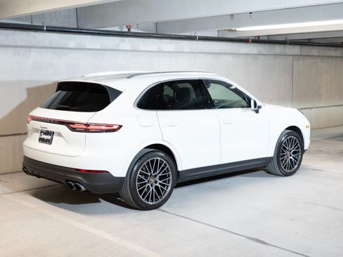 Certified 2023 Porsche Cayenne AWD/4WD image 9