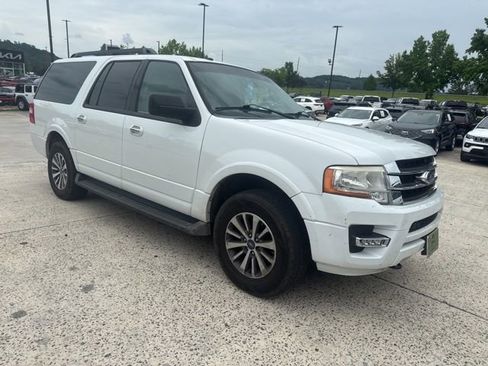 Used 2017 Ford Expedition EL XLT w/ Equipment Group 202A AWD/4WD image 5