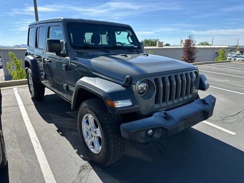 Used 2019 Jeep Wrangler Unlimited Sport S AWD/4WD image 3