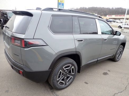 New 2026 Jeep Cherokee Laredo image 7