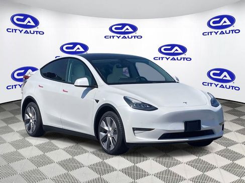 Used 2021 Tesla Model Y 2WD image 1