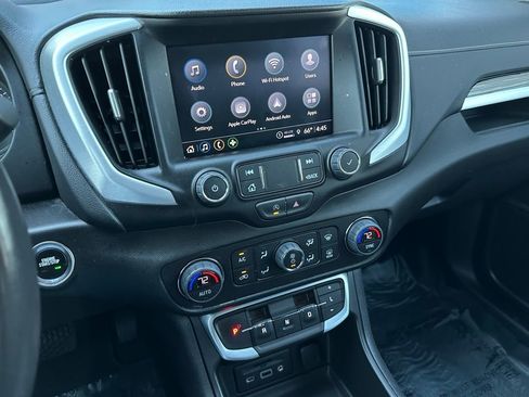 Used 2022 GMC Terrain SLT image 25