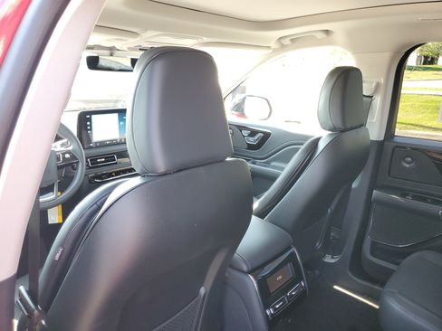 New 2026 Lincoln Aviator AWD image 24