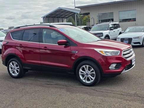 Used 2018 Ford Escape SE AWD/4WD image 3