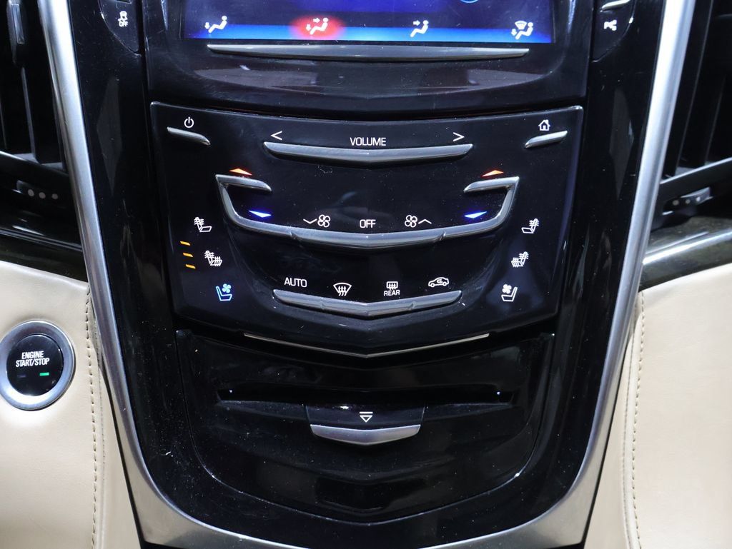 Used 2020 Cadillac Escalade Platinum AWD/4WD image 36
