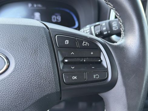 Used 2024 Hyundai Venue SEL image 20