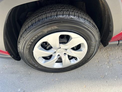 Certified 2025 Toyota RAV4 LE AWD/4WD image 16