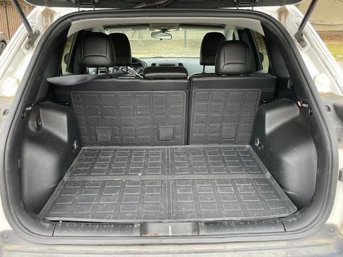 Used 2020 Jeep Cherokee Latitude Plus image 7