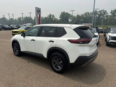 Used 2023 Nissan Rogue S AWD/4WD image 5