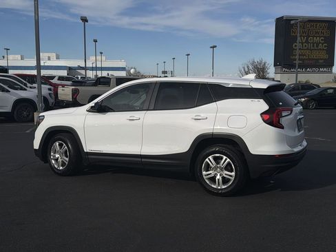 Used 2024 GMC Terrain SLE image 35