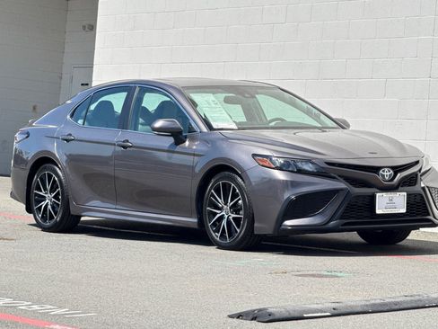 Used 2024 Toyota Camry SE w/ Audio Upgrade Package FWD image 7
