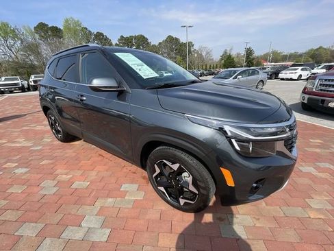 Used 2024 Kia Seltos EX image 38