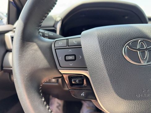 Used 2025 Toyota Camry SE FWD image 16