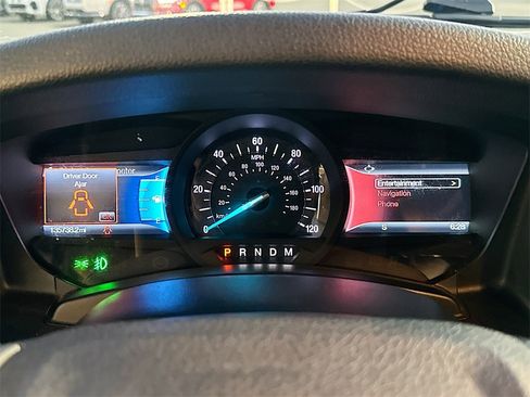 Used 2017 Ford Expedition Limited image 12