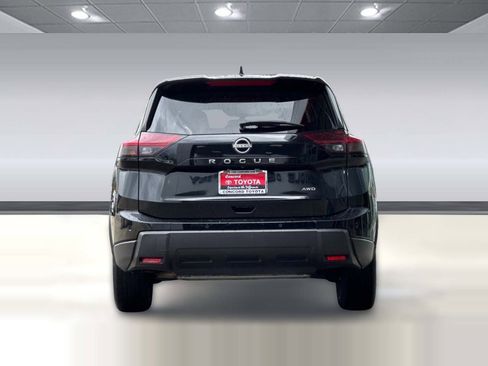 Used 2025 Nissan Rogue SV AWD/4WD image 10