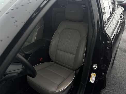 Used 2024 Buick Envista Avenir image 17