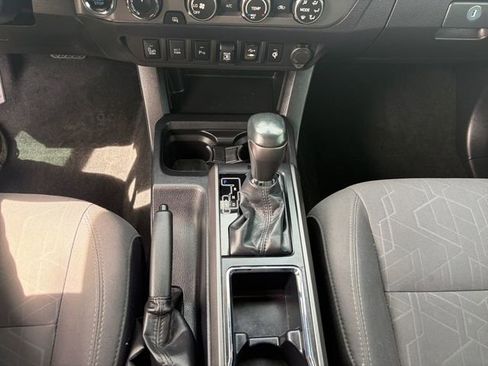 Used 2019 Toyota Tacoma TRD Sport w/ Technology Package image 15