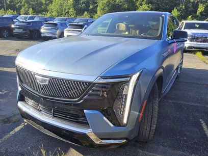 Used 2025 Cadillac Escalade IQ Luxury 2