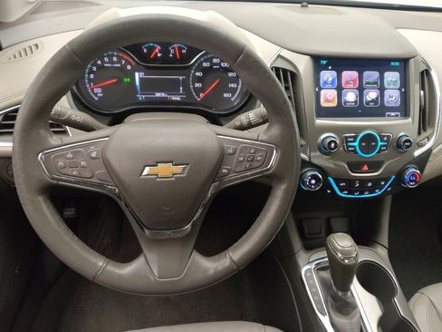 Used 2017 Chevrolet Cruze Premier FWD image 22
