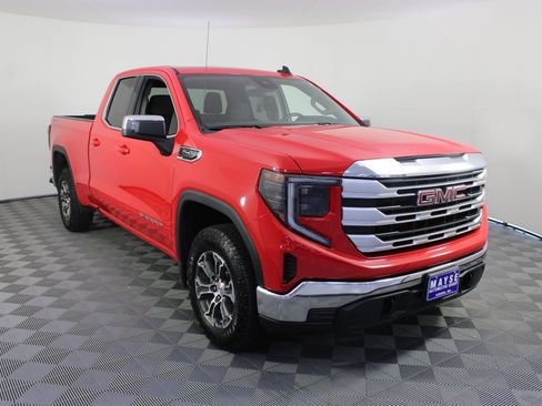 Used 2025 GMC Sierra 1500 SLE AWD/4WD image 24