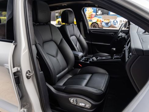 Certified 2024 Porsche Macan GTS AWD/4WD image 45