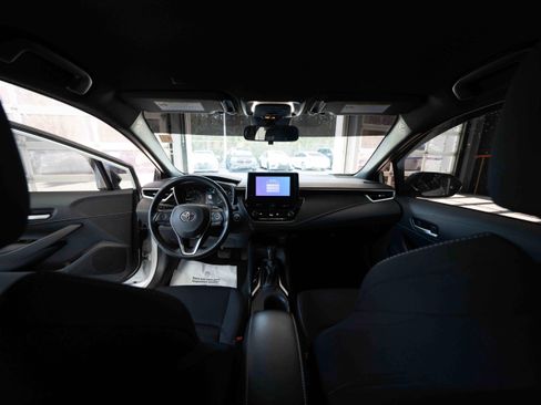 Used 2024 Toyota Corolla SE w/ SE Package image 19