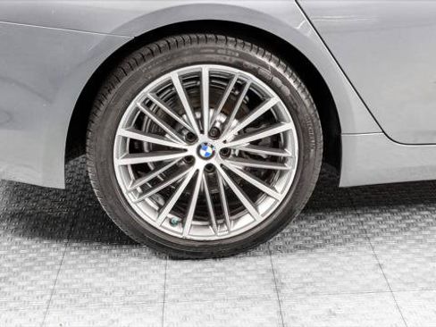 Used 2018 BMW 530e RWD image 36